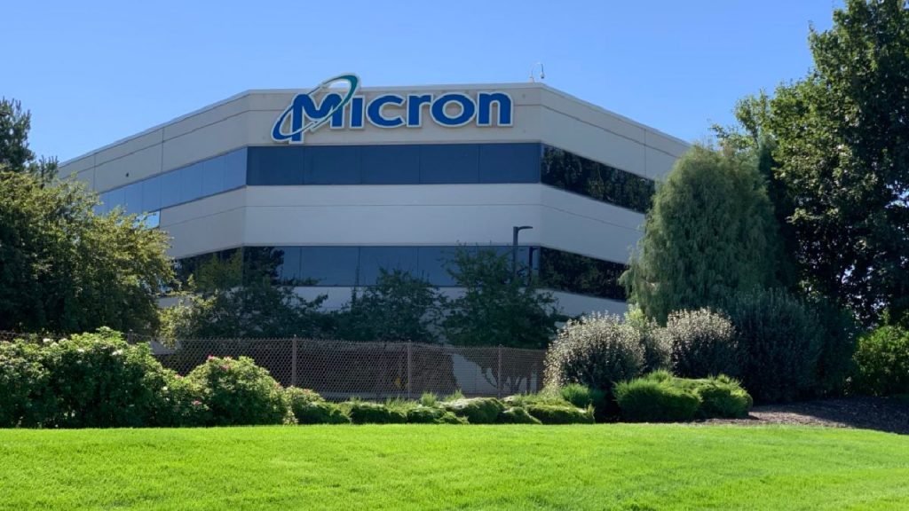 Analyst Picks Micron as Top AI Chip Stock camreo